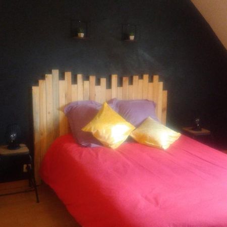 Les Petites Brosses Bed & Breakfast Montbizot Luaran gambar