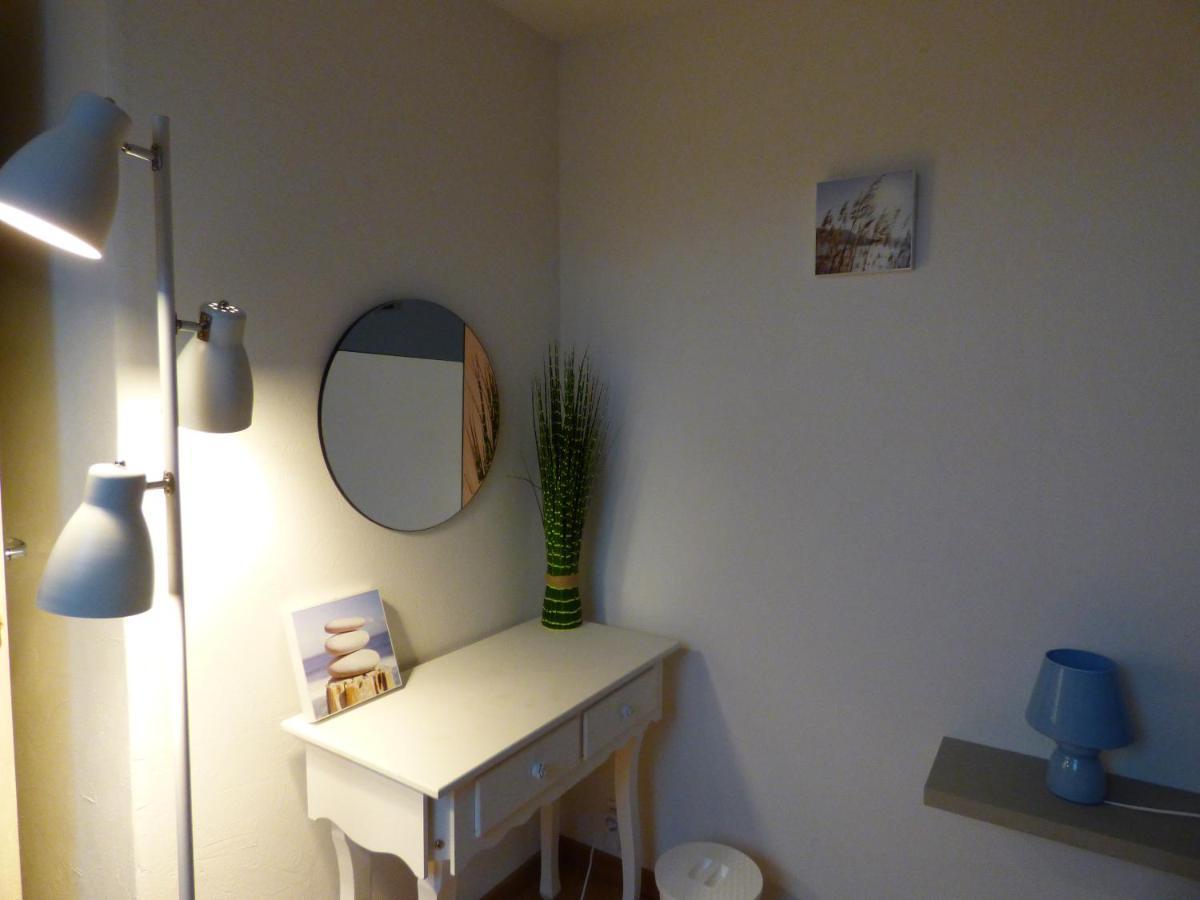 Les Petites Brosses Bed & Breakfast Montbizot Luaran gambar